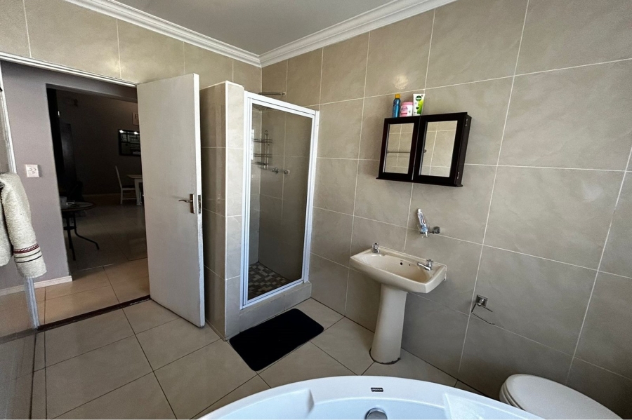 9 Bedroom Property for Sale in Bettys Bay Western Cape